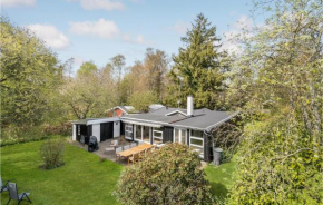 Cozy Home In Dronningmølle With Wifi
